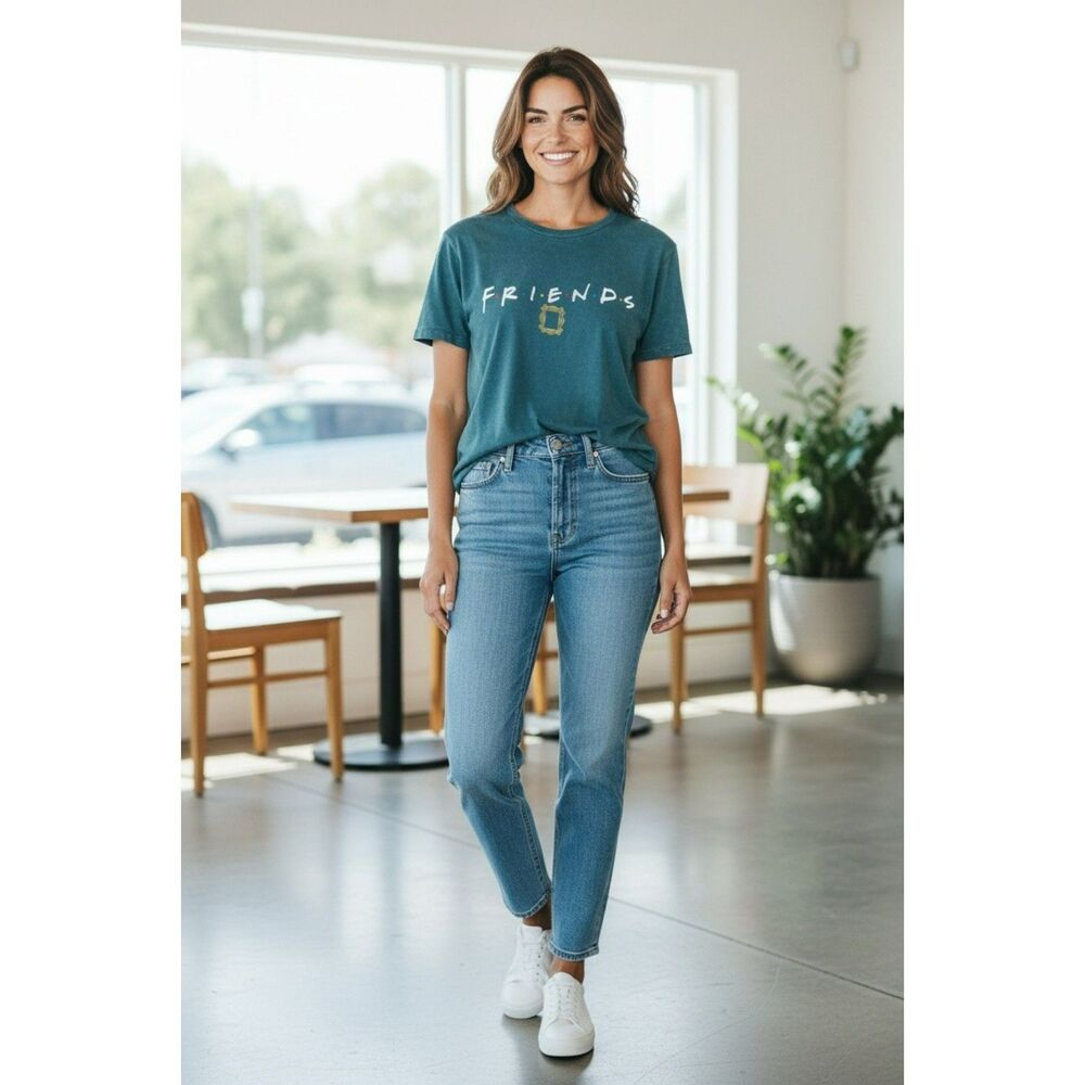 The Friends Women's Size L Skyline Logo Box Shirt in Green #367
